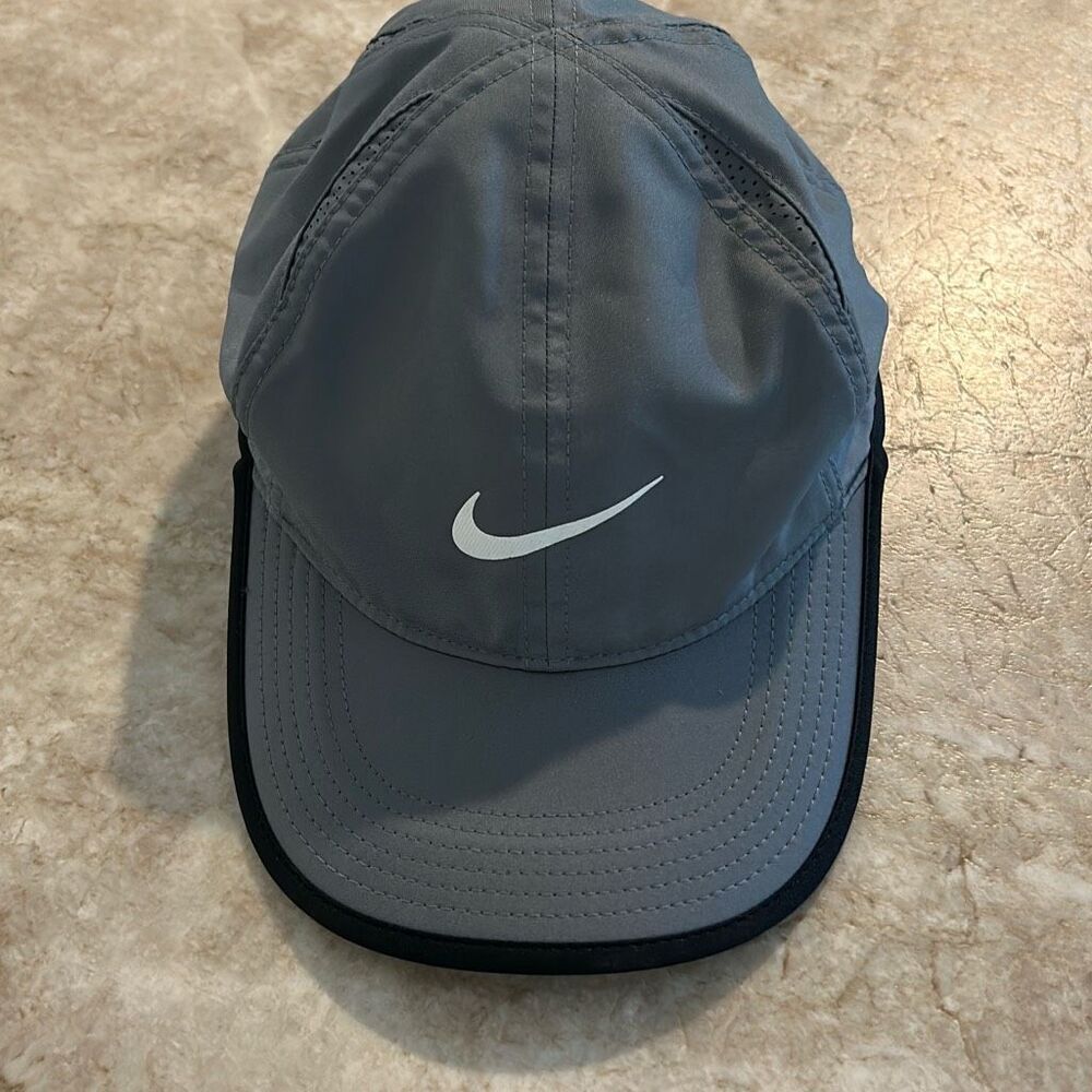 NIKE Featherlight Gray Hat